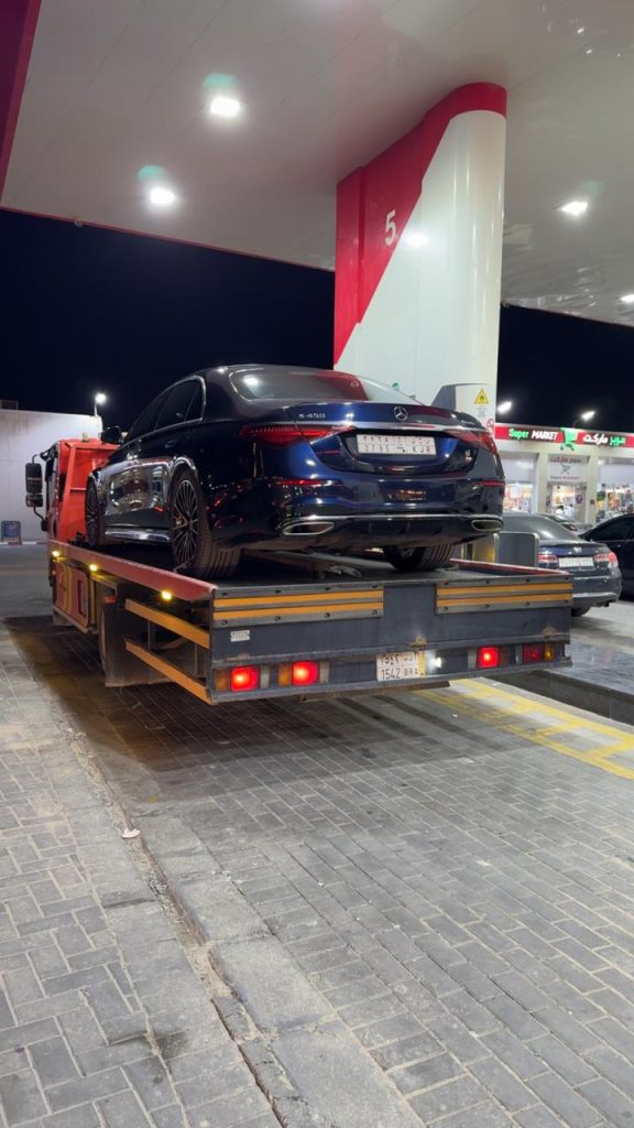 سطحه لنقل السيارات خارج الأحساء
